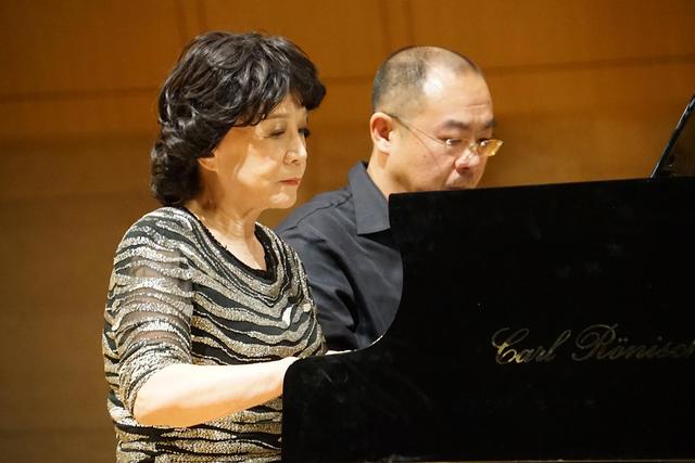 钢琴家鲍蕙荞投身办学20年 献艺“喜庆之夜”