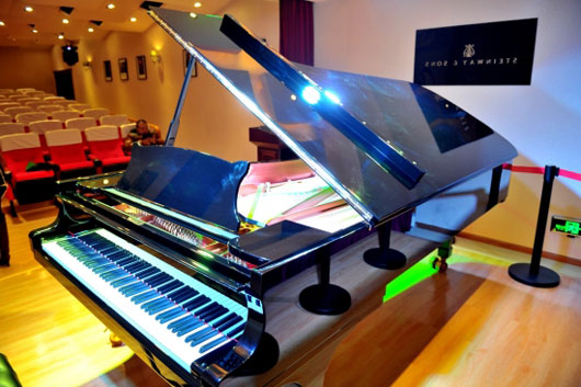 世界顶级钢琴品牌入驻昆明图片